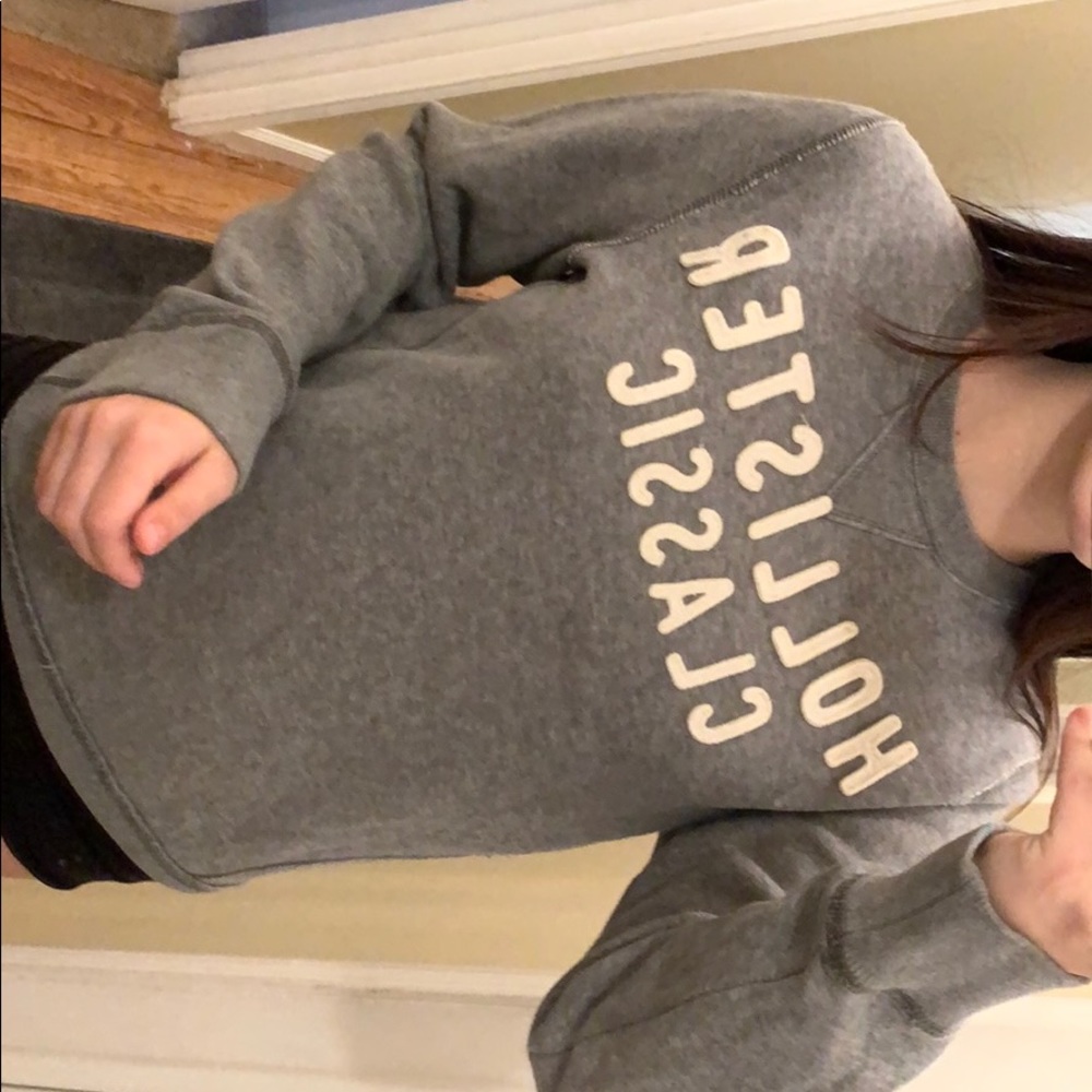 Hollister crewneck